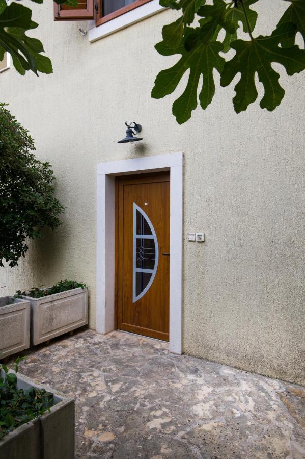 Apartman Mediterraneo Supetar Exteriér fotografie